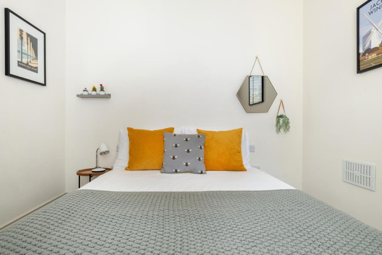 Beautiful, Central, 3 Min Walk From Beach, 2 King Doubles Brighton Kültér fotó